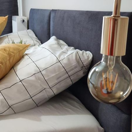 Piekny Apartament 3-Pokojowy คาโตวีตเซ ภายนอก รูปภาพ