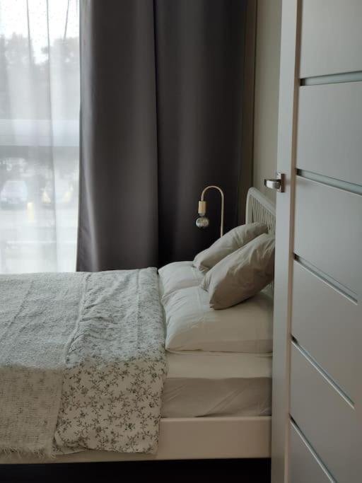Piekny Apartament 3-Pokojowy คาโตวีตเซ ภายนอก รูปภาพ