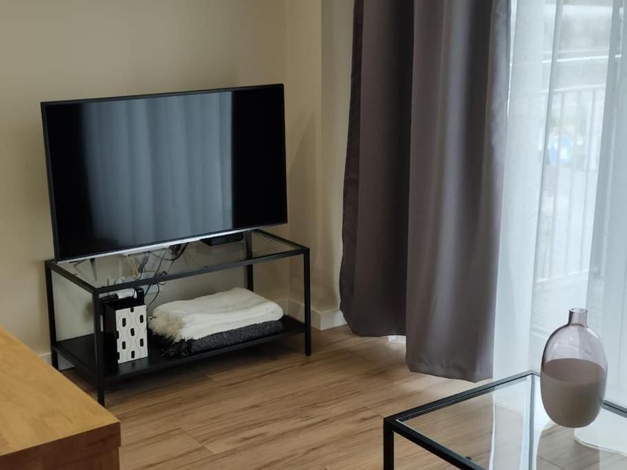 Piekny Apartament 3-Pokojowy คาโตวีตเซ ภายนอก รูปภาพ