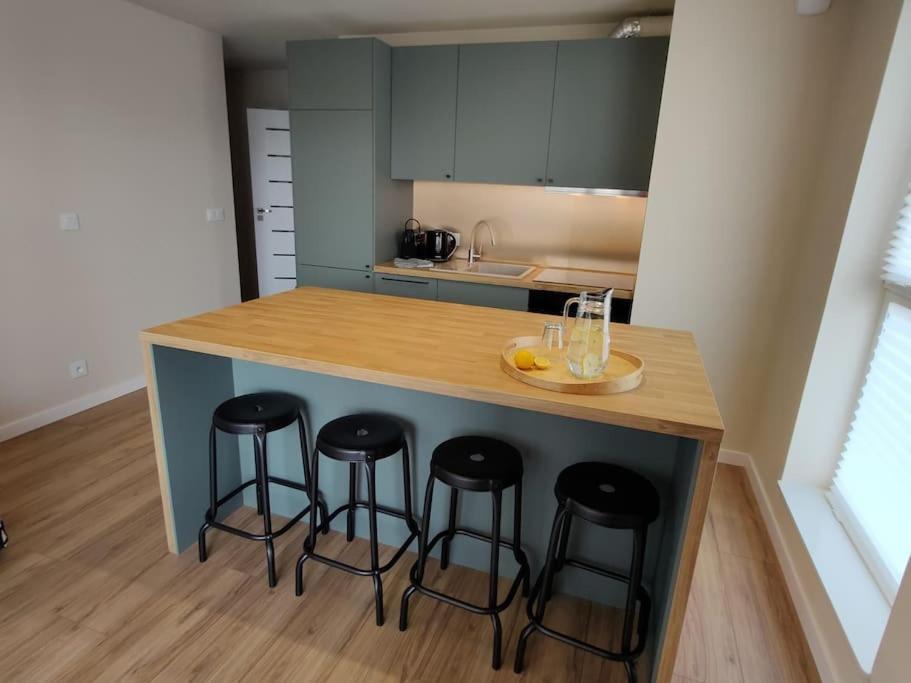 Piekny Apartament 3-Pokojowy คาโตวีตเซ ภายนอก รูปภาพ